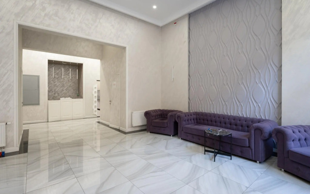 Orange Apart Alpine Quarter