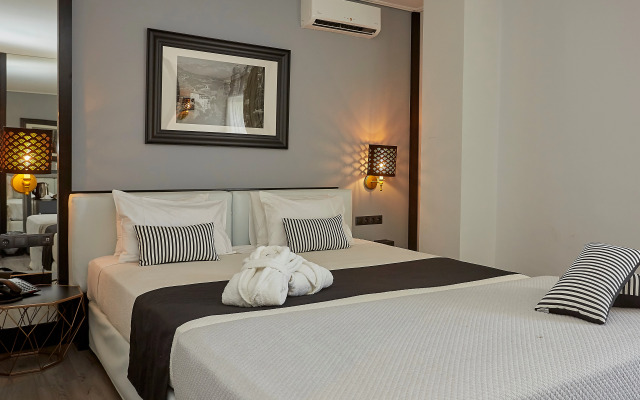 Athenian Riviera Hotel & Suites