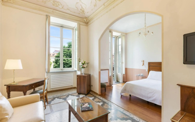 Hotel Roma E Rocca Cavour
