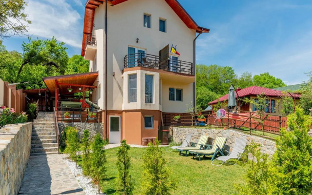 Pensiunile Casuta cu Trandafiri 1