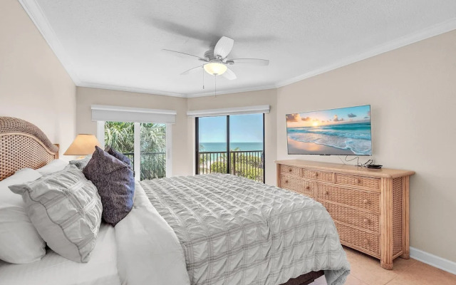 Land's End 11-306 Beach Front - Premier