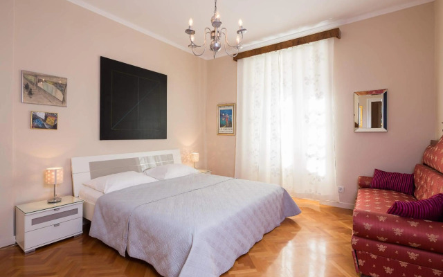 Klarina Apartments