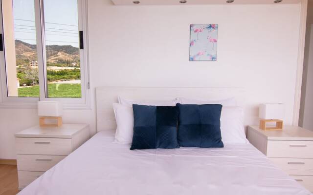 Phaedrus Living Beachfront Villa Mare