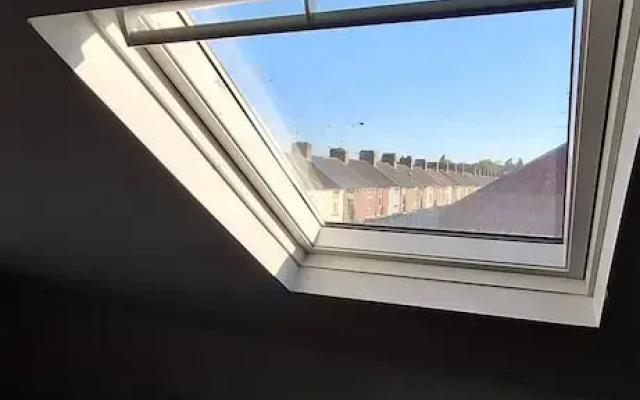 Spacious 3 Bed 2 Baths Free Wifi Central Location