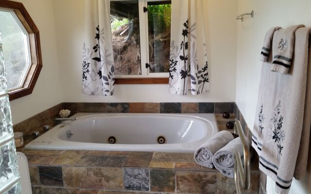 Volcano Acres Ranch B&B