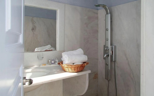 Armeni Village Rooms & Suites
