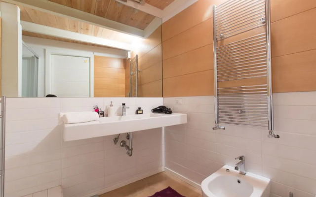 Travel & Stay - Parione