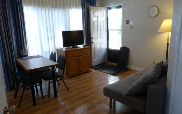 Oasis by the Bay Vacation Suites