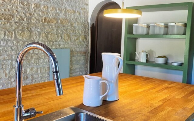 House With 6 Bedrooms in Montignac-charente, With Private Pool, Enclos