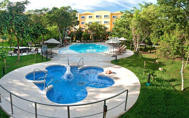 Courtyard By Marriott Cancun Airport