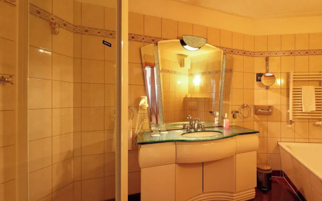 TRIP INN Axxon Hotel