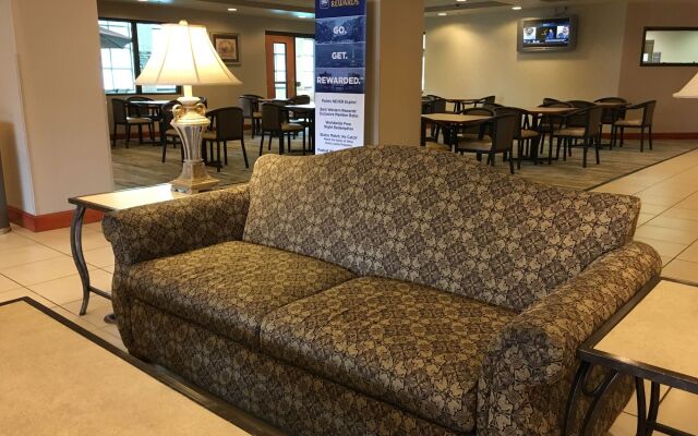 Coon Rapids North Metro Hotel to Norwood Inn & Suites