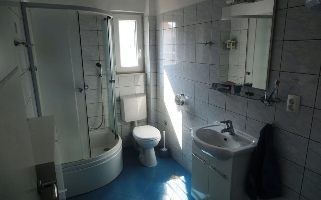 Elizabet - Great Location & Close to the Beach - A1
