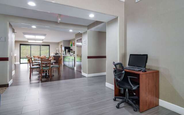 Quality Inn & Suites Canton, GA