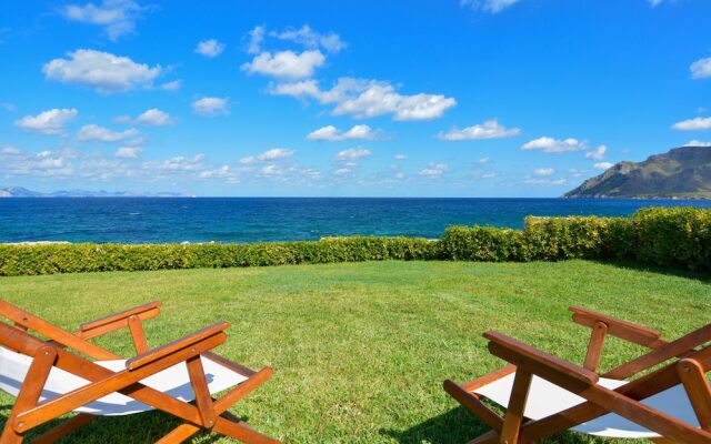 Mallorca Family Sea Front Villa in Betlem