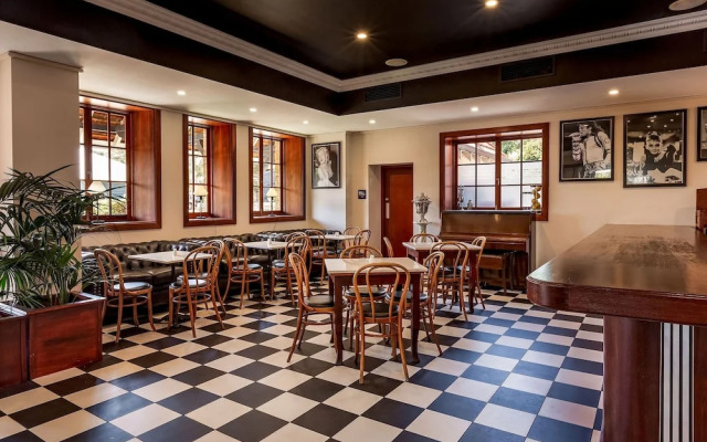 Caves House