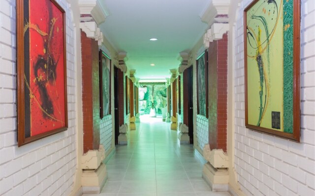RedDoorz @ Arjuna Double Six