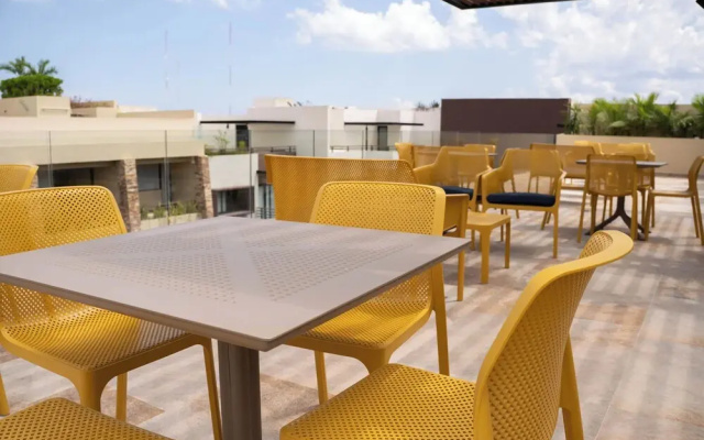 Luxurious Studio Rooftop Pool BBQ Gym