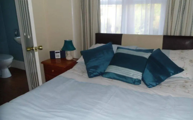 Acorn Lodge
