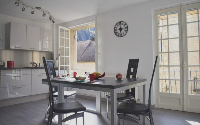 Apartment With 2 Bedrooms in Sarlat-la-canéda, With Balcony and Wifi