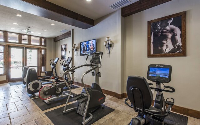 Canyon Base Condos by Lespri