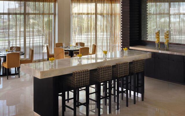 Mövenpick Jumeirah Lakes Towers Hotel