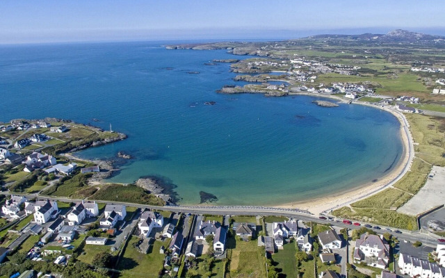 Tyn Towyn - Ty Glas Golau