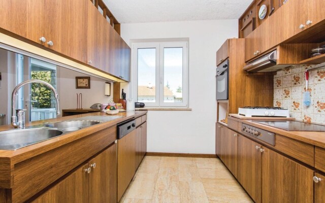 Amazing Home in Malinska With Wifi and 6 Bedrooms