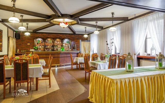 Hotel w Dobieszkowie