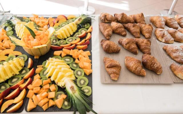 Csa Hotel Beach & Park