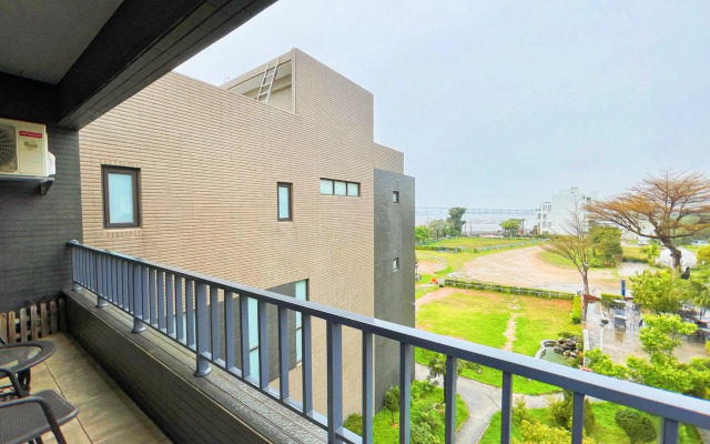 Breeze and Waves Hostel