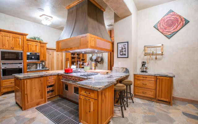 Cougar Ridge Resort, LLC