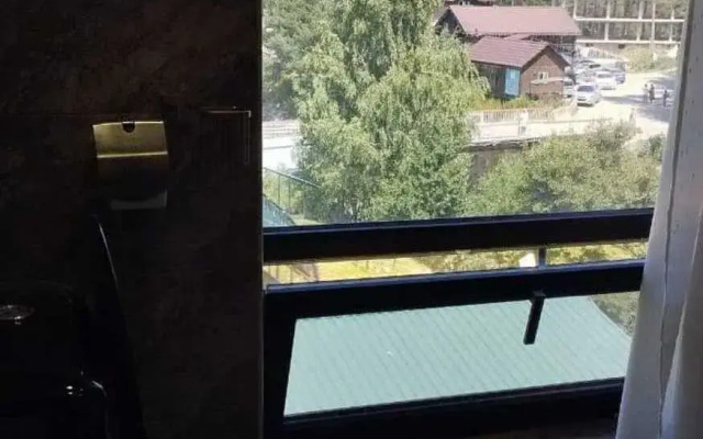 Zemcuznyj Bereg