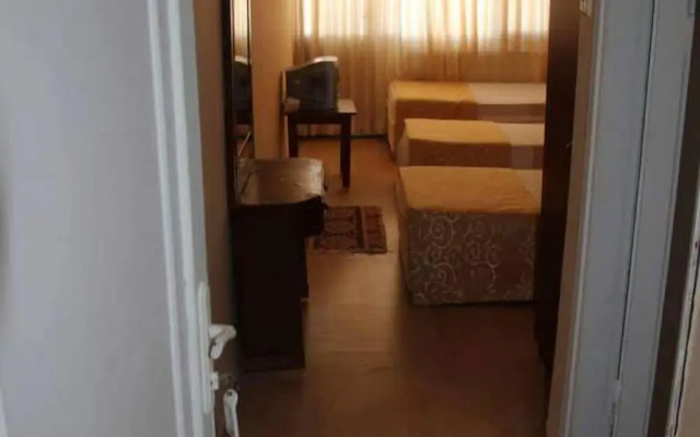 Ozden Eren Hotel