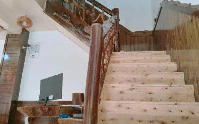 Unique Homestay with Ancient Title in Furong Town