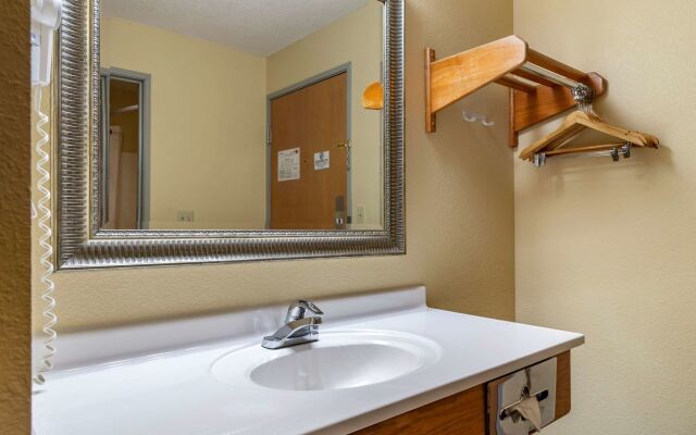 Coratel Inn & Suites By Jasper River Falls