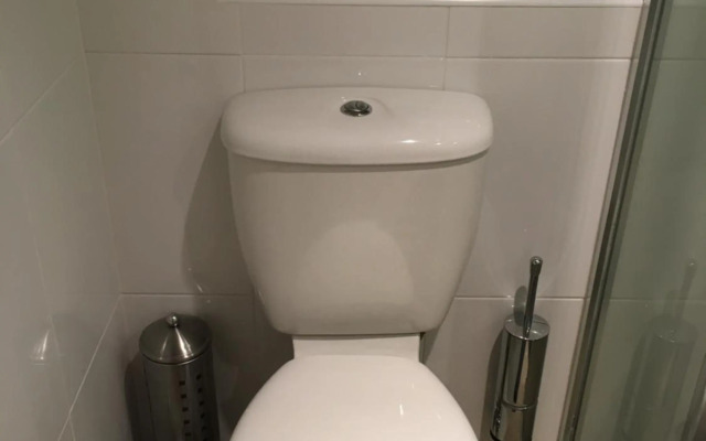 South Brisbane two beds two baths one parking