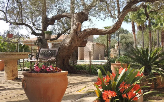 Charming Villa With Pool in Algaida