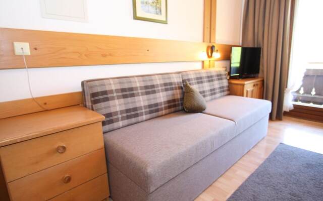Relaxing Apartment in Hinterglemm near Forest