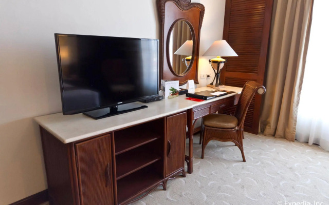 Waterfront Airport Hotel & Casino