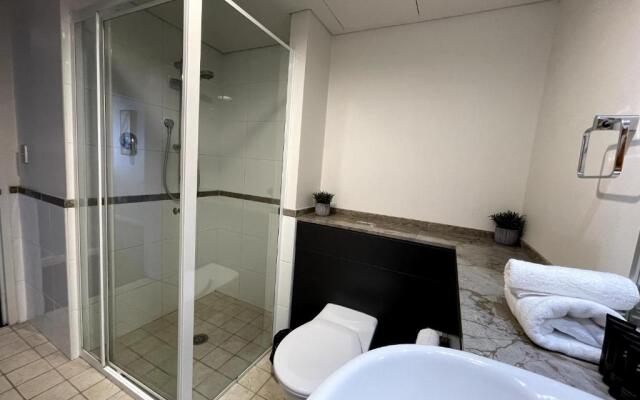 KOZYGURU SYDNEY CBD Family Friendly 3Bed APT NHA653-1702