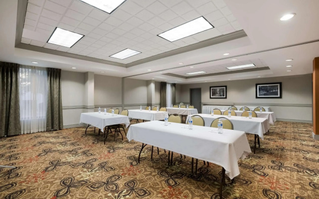 Hampton Inn McHenry