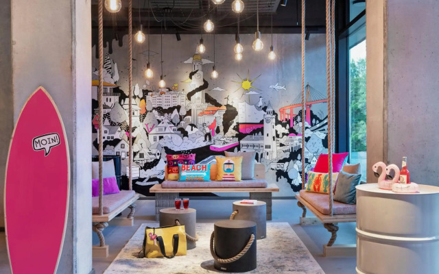 Moxy Hamburg City