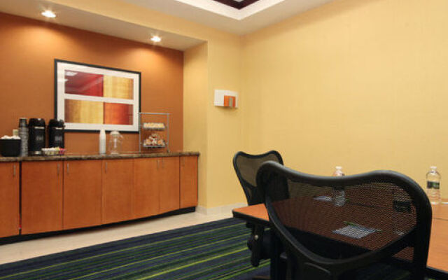 Fairfield Inn & Suites Woodbridge