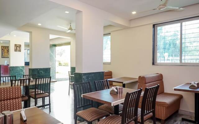 OYO 22558 Hotel Karan International