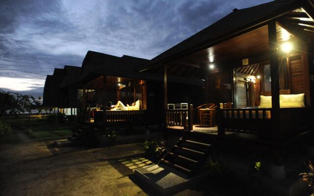 Suka Beach Bungalow