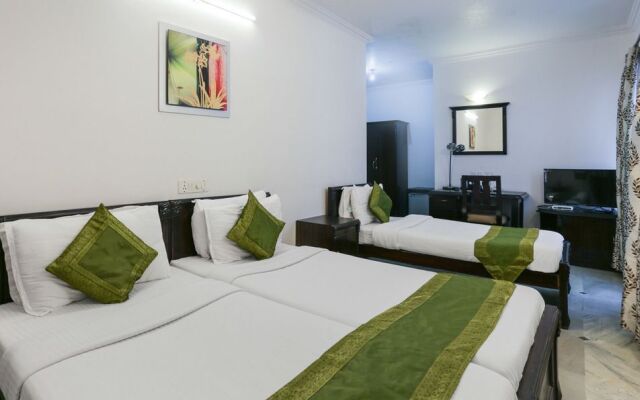 Fabhotel White Lotus