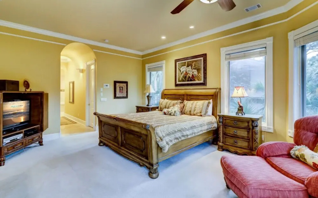 4 Beach Lagoon Rd