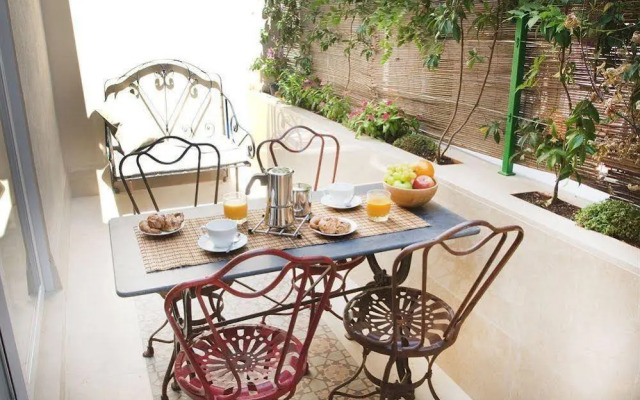 Pillow Town House with Terrace