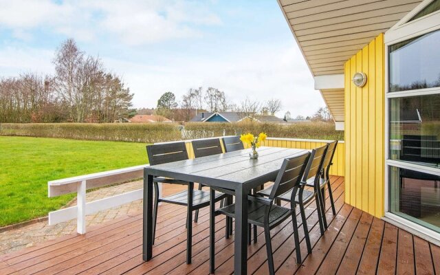 6 Person Holiday Home in Nordborg-by Traum
